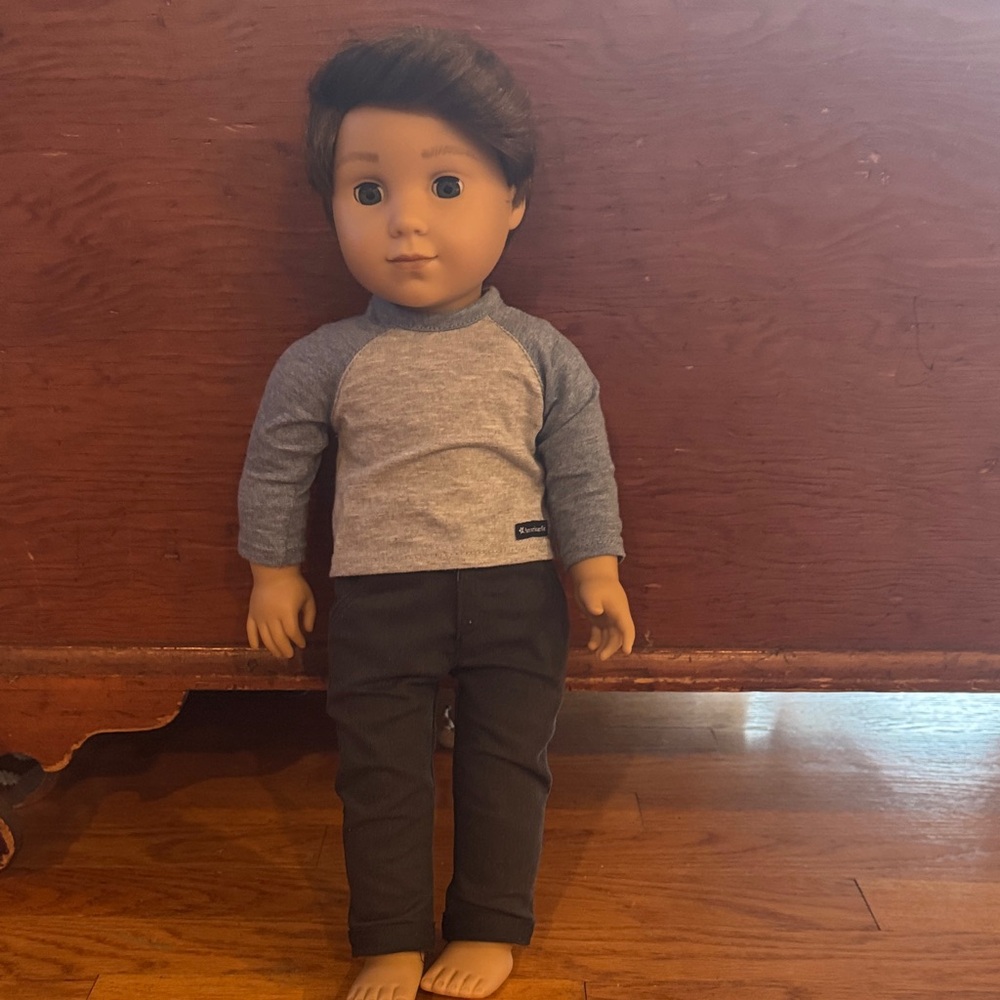 Logan American Girl Doll (Retired) clothes included